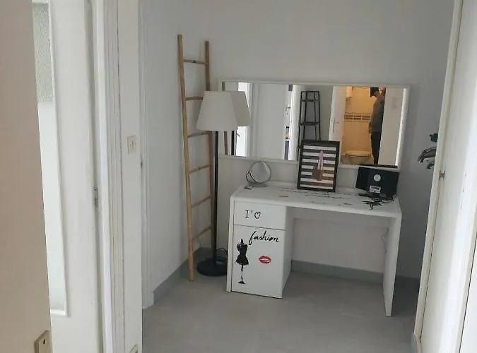 Naturiste Cap D'agde Heliopolis F 71